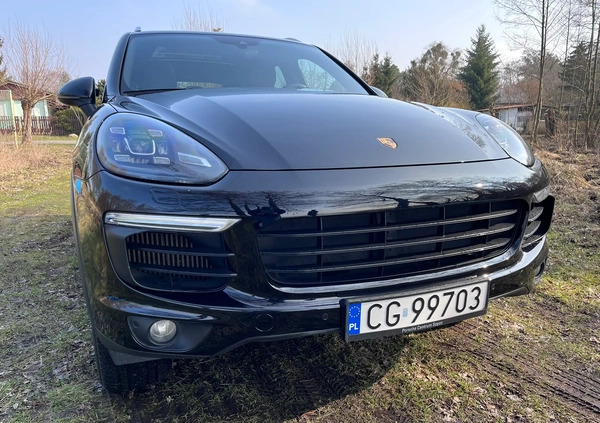 Porsche Cayenne cena 160000 przebieg: 190000, rok produkcji 2016 z Grudziądz małe 781
